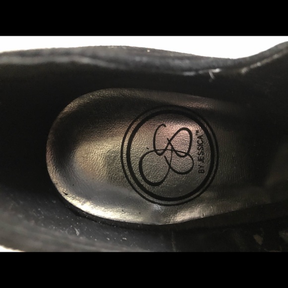 Jessica Simpson Heel Booties w/ Elastic Band - Picture 5 of 6